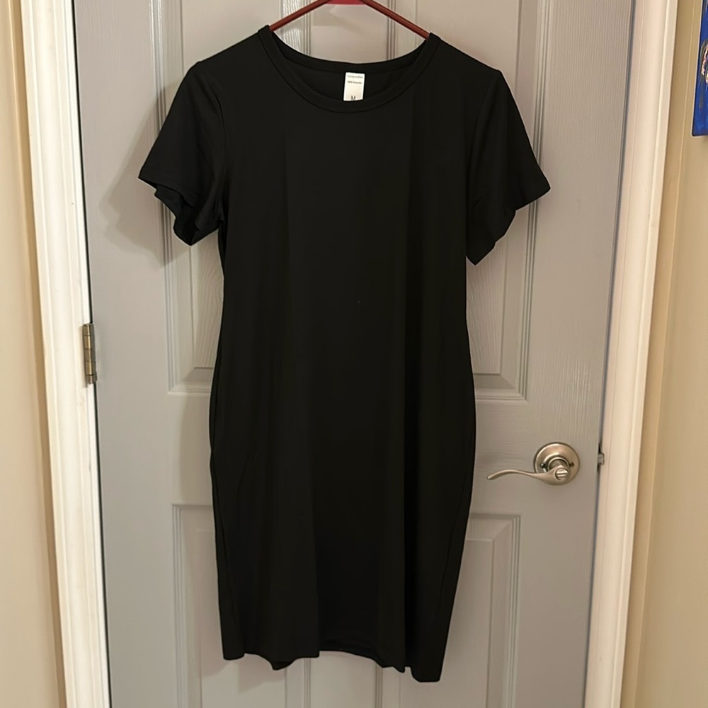 Black dress with pockets